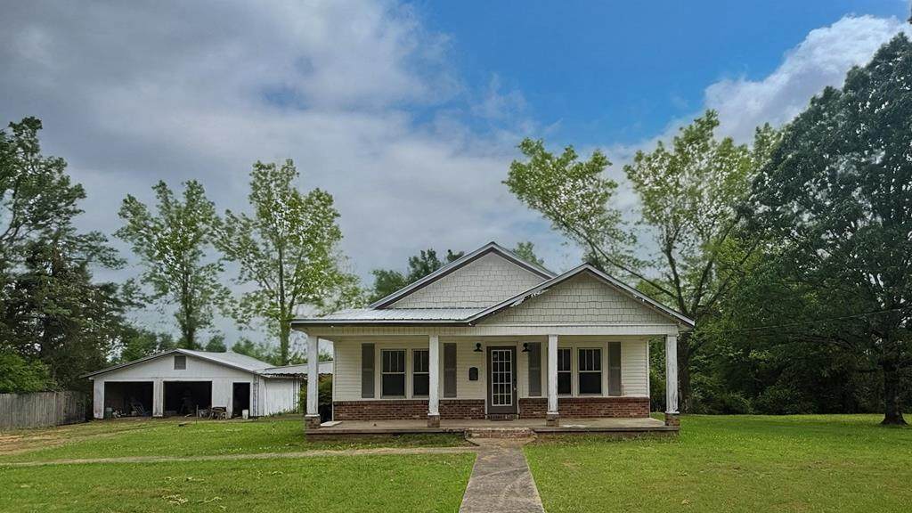 826 Blackmur Drive - Photo 1