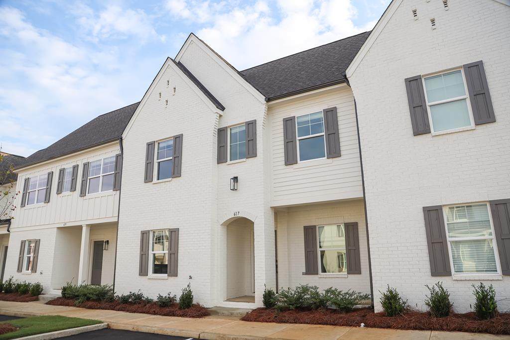 617 Cottage Grove Circle - Photo 1