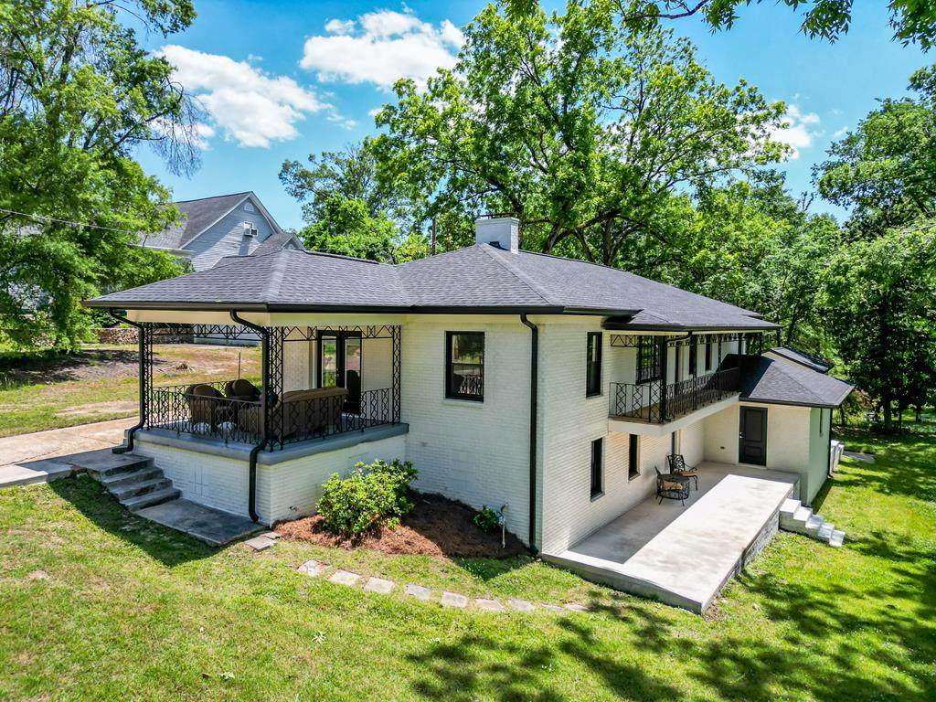 304 Dupuy - Photo 1