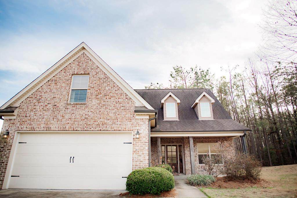 121 Lakes Dr S - Photo 1