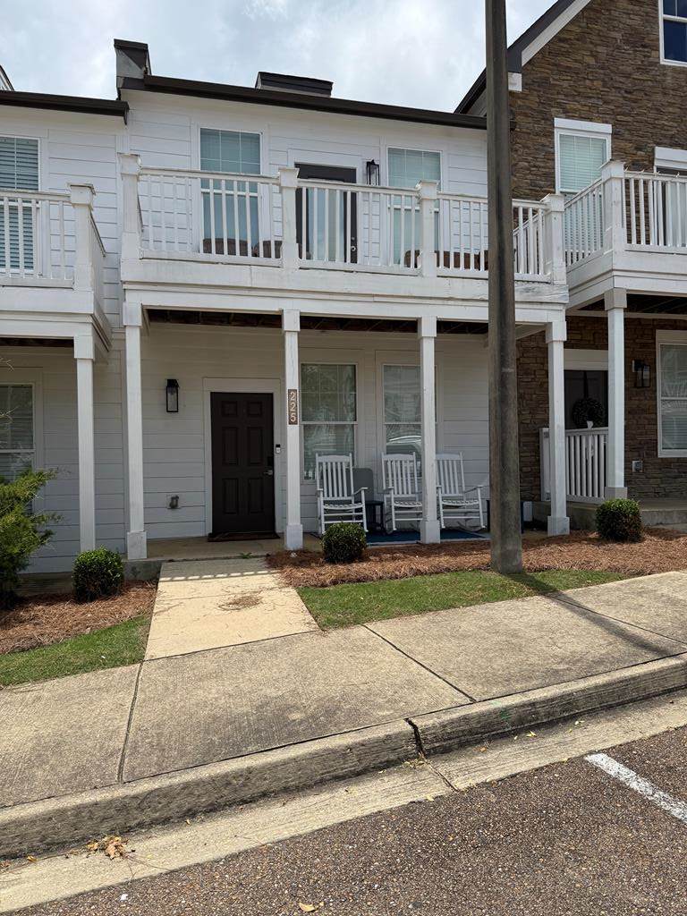 225 Town Center - Photo 1