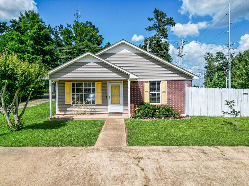 914 Battle Lane - Photo 1
