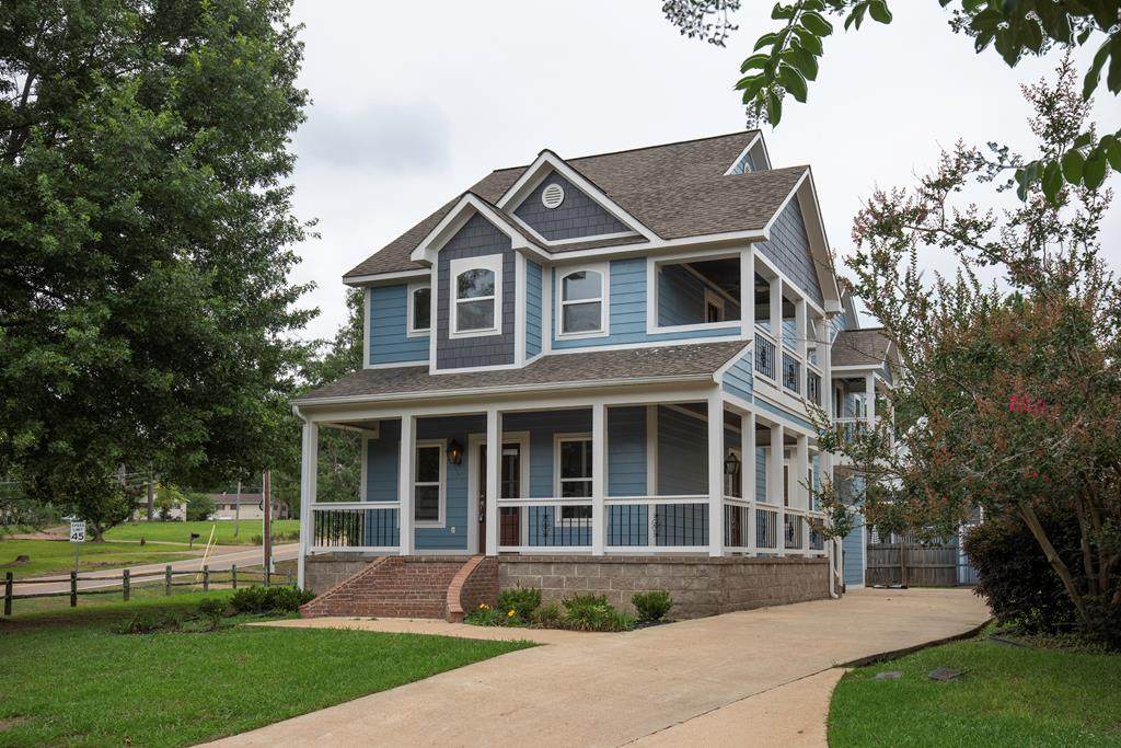 101 Edgewood Blvd. - Photo 1