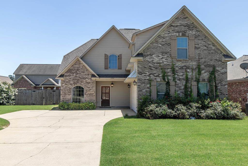 1702 Rhett's Drive - Photo 1
