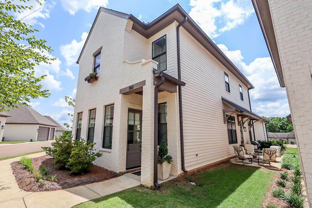105 Farm View Dr #302 - Photo 1