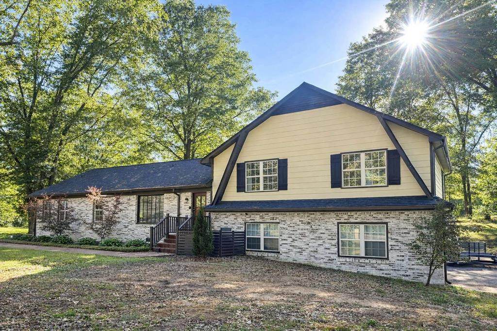 696 Country Club Drive - Photo 1