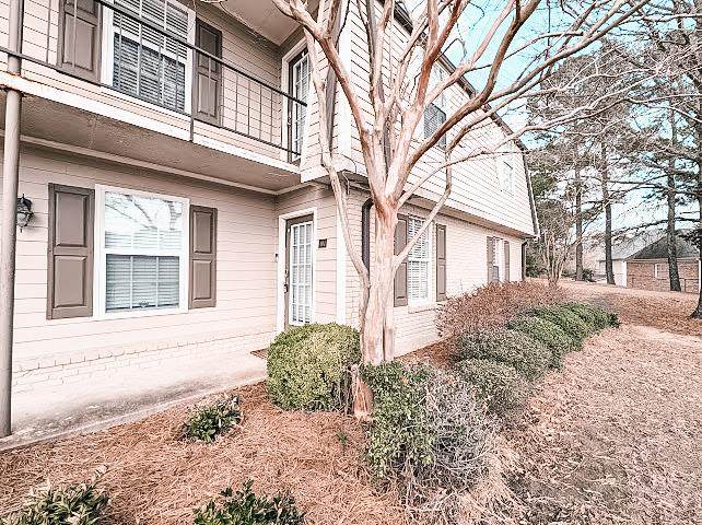 404 Park Lane - Photo 1