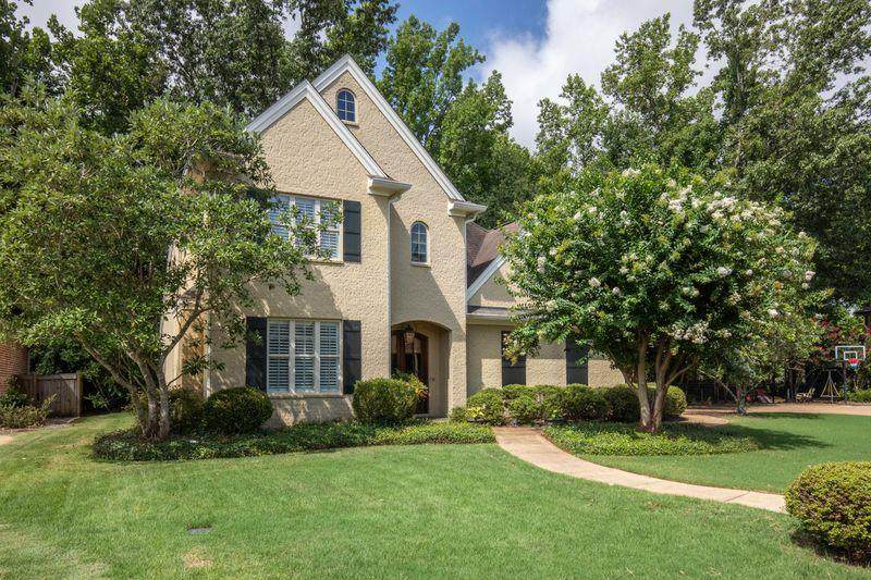 730 Nottingham Drive - Photo 1