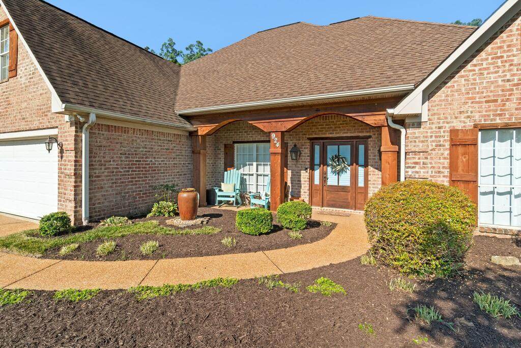 924 Bonnie Blue Drive - Photo 1