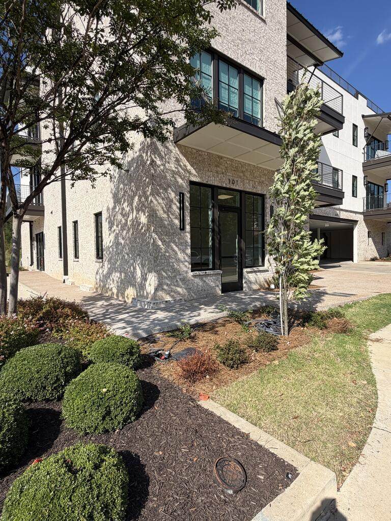 101 E. Jackson Ave. - Photo 1