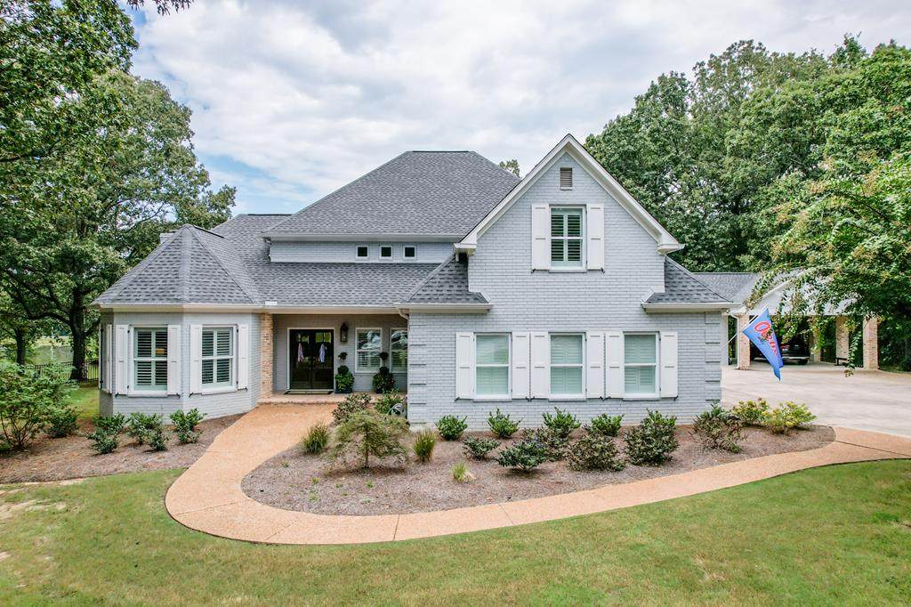 403 Lakeview Court - Photo 1