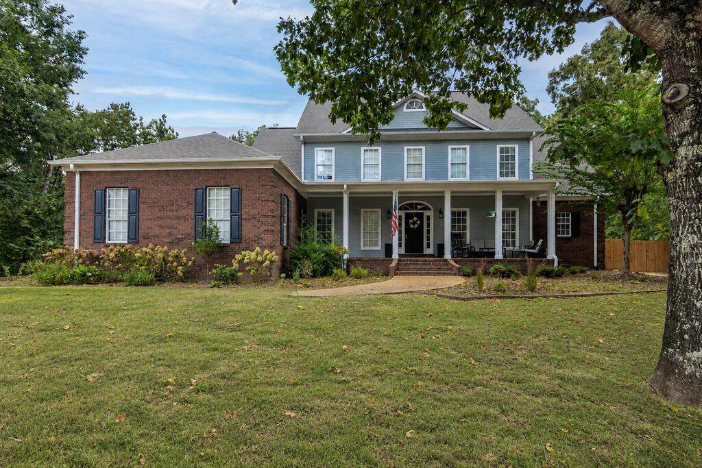 302 Woodland Hills Dr - Photo 1