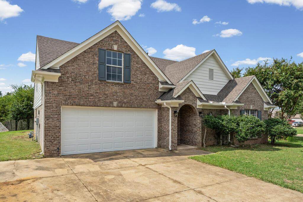 107 Magnolia Circle - Photo 1
