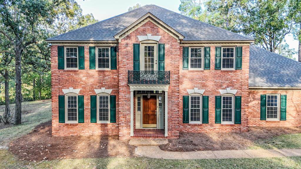 405 Lakeview Court - Photo 1