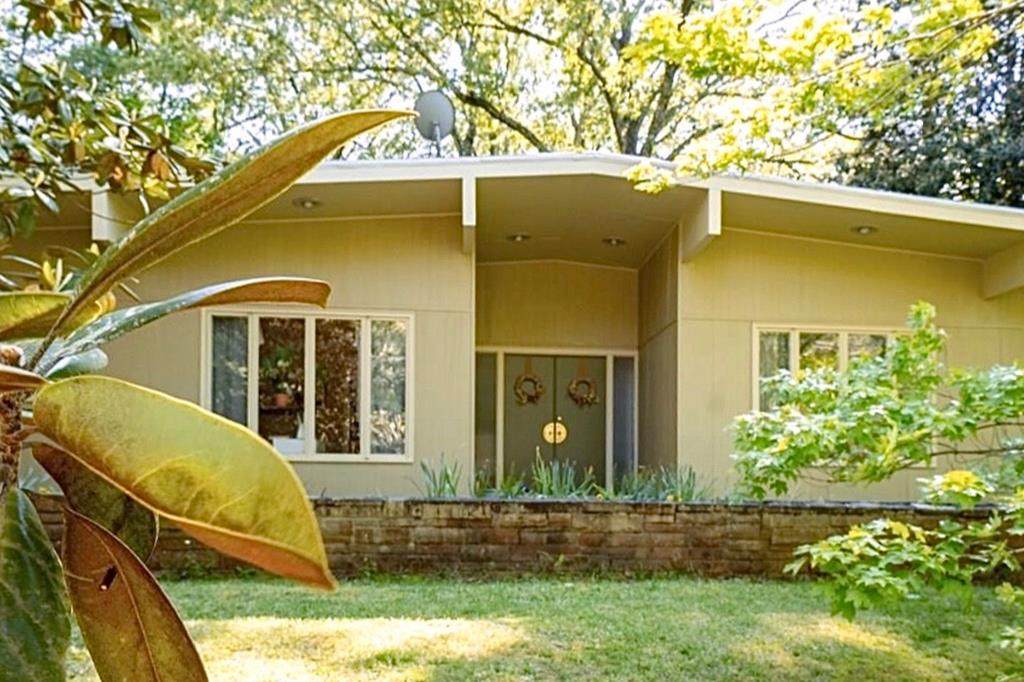 101 Pinecrest Drive - Photo 1