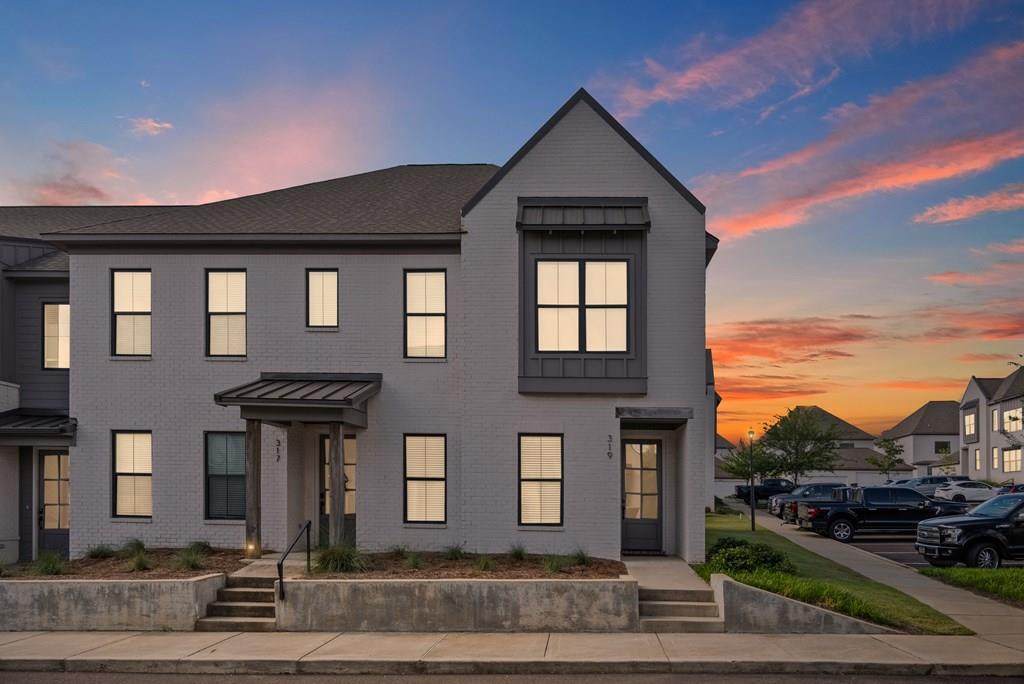 319 Stillwater Lane - Photo 1