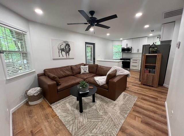 566 Hathorn - Photo 1