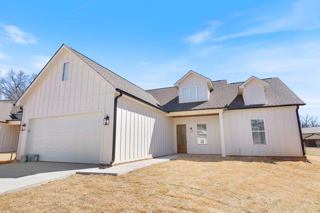 1016 Lily Lane - Photo 1