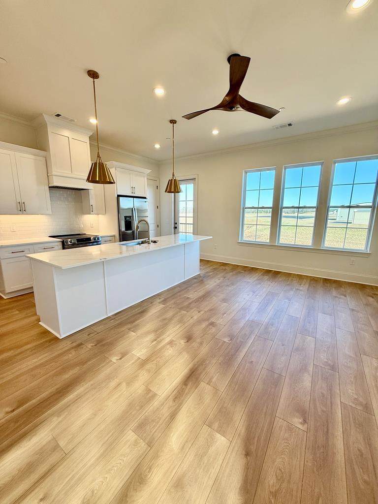 Unit 208 1007 Mistilis Cv - Photo 1