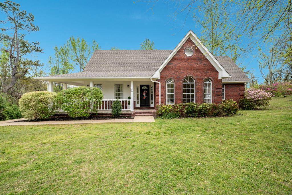 220 Woodlawn Dr - Photo 1