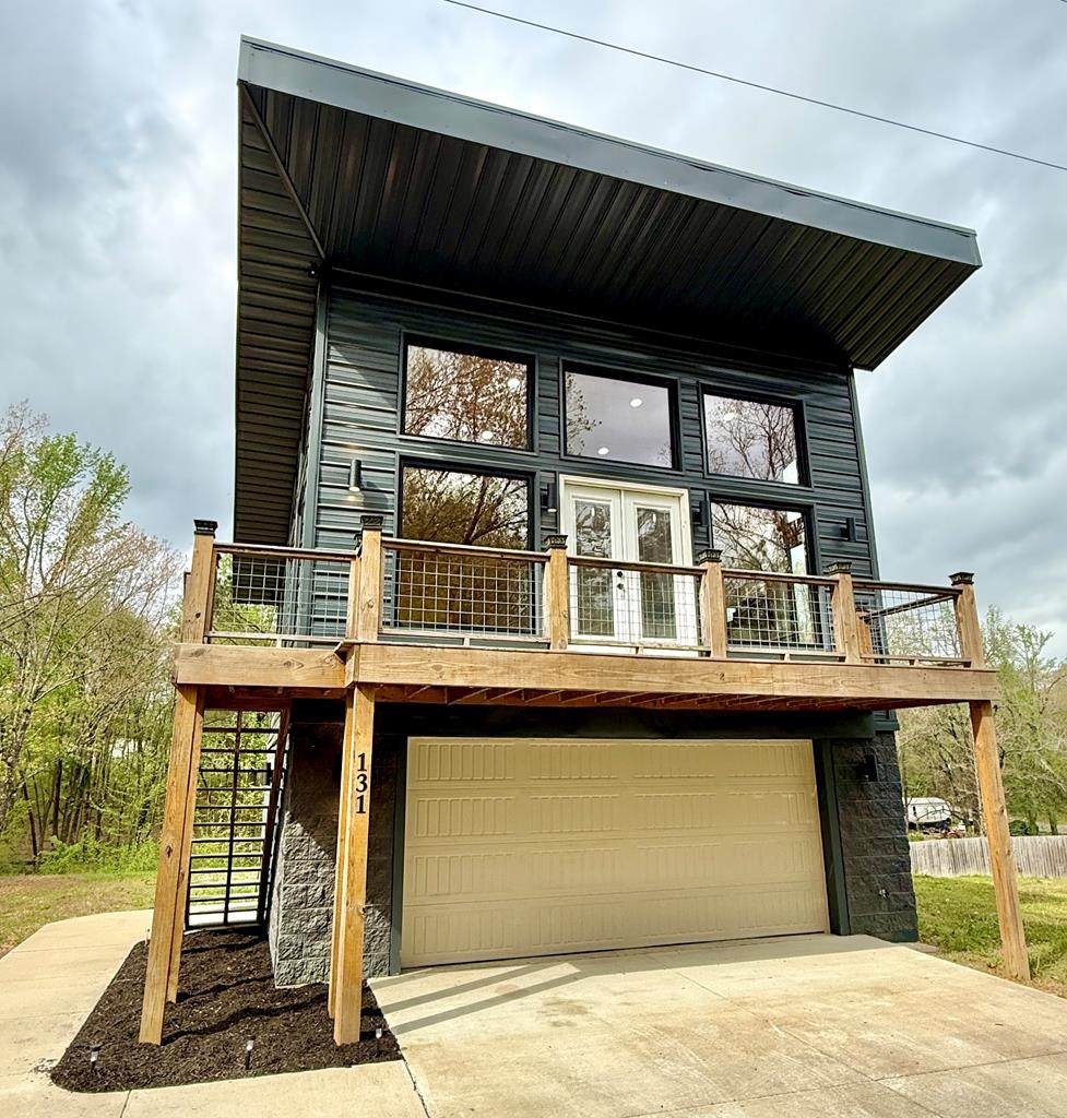 131 Camille St - Photo 1