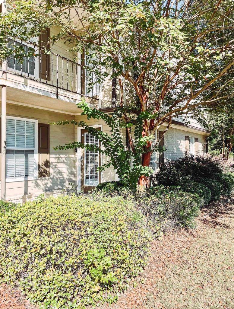 404 Park Lane - Photo 1