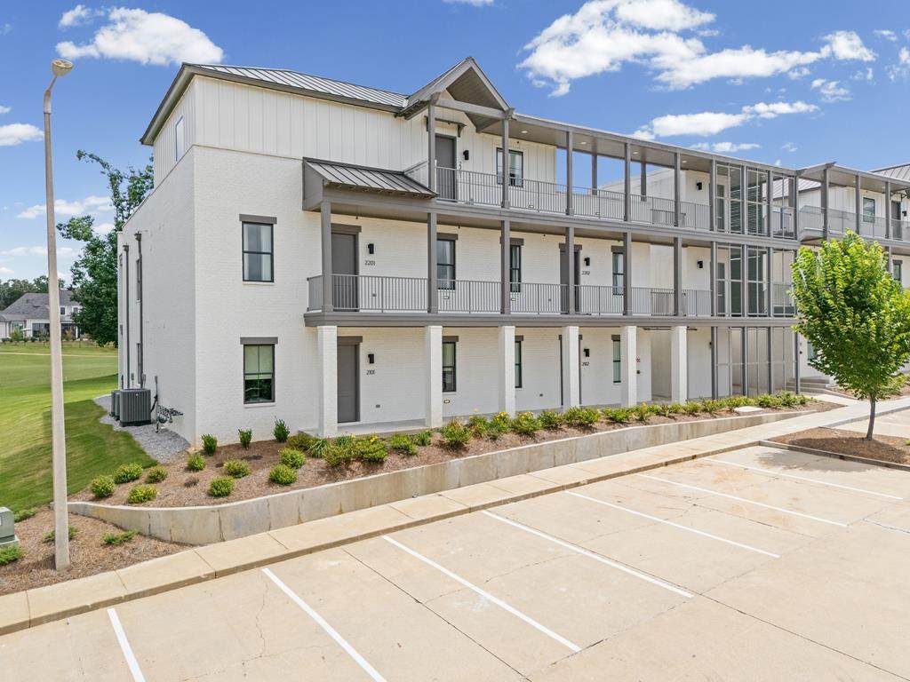 2101 Fairmont Way - Photo 1