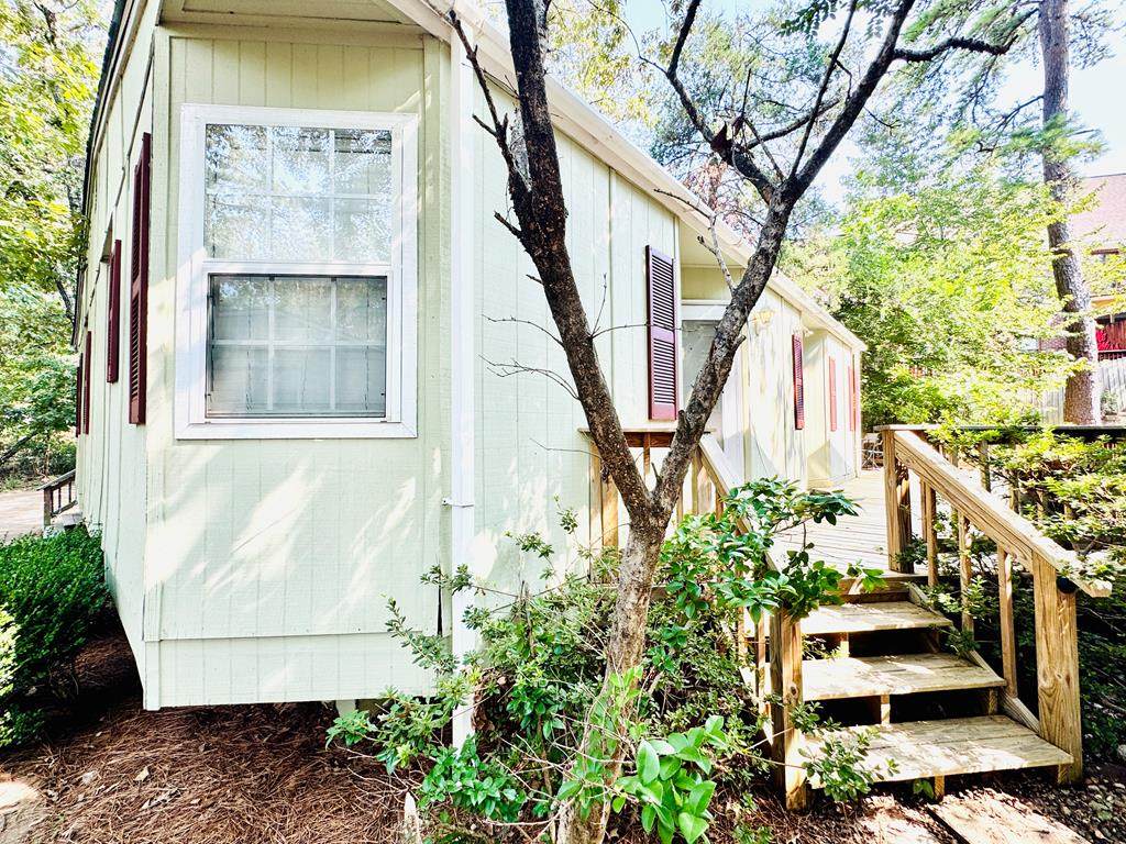 538 Hathorn - Photo 1