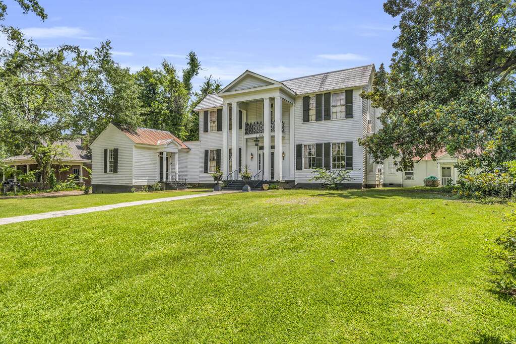 824 University Avenue - Photo 1