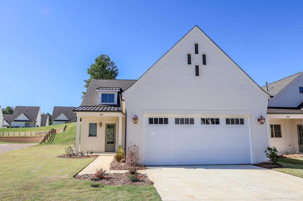 439 South Grove Drive - Photo 1