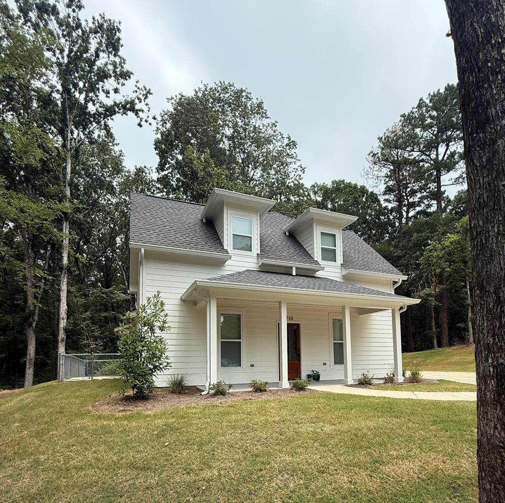 710 Happy Lane - Photo 1