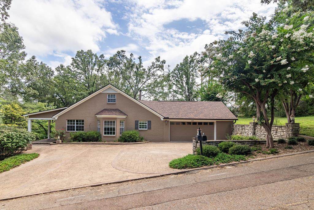 1202 Front Street - Photo 1