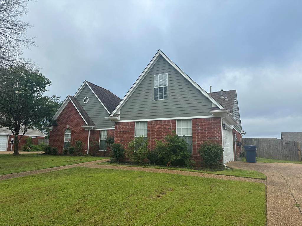 505 Lakewood Drive - Photo 1