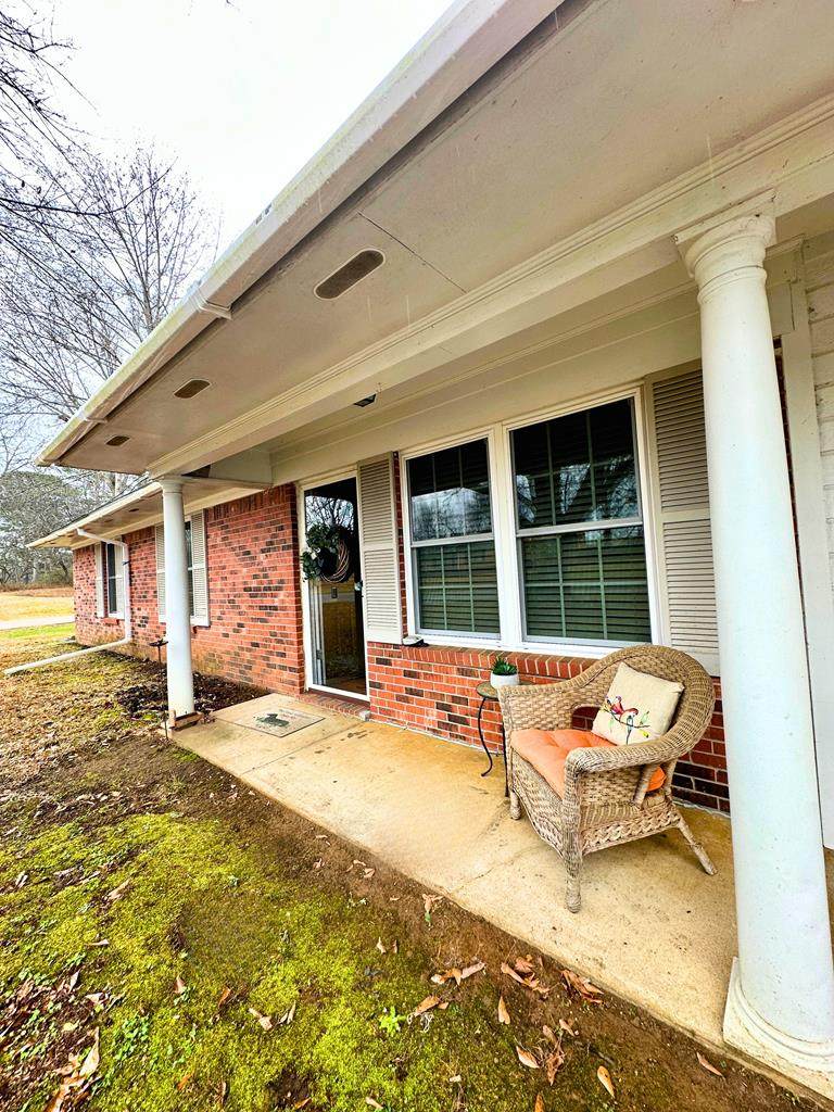 231 Greenbriar Cir - Photo 1