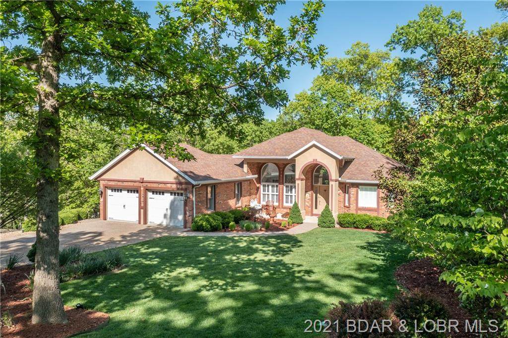 228 East Lake Court - Photo 1