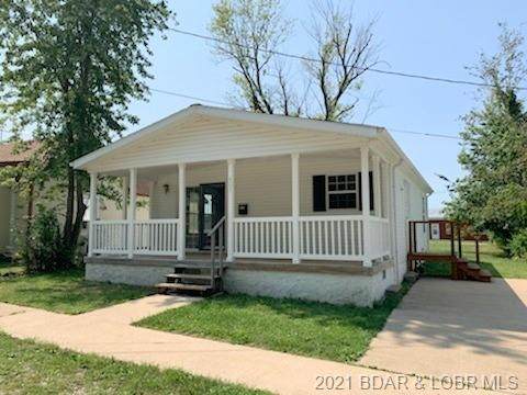 405 S Oak Street - Photo 1