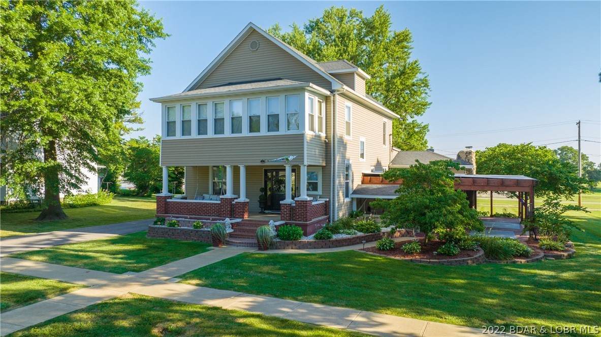 623 East Newton Street - Photo 1