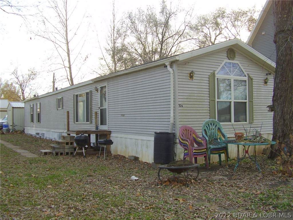 106 E. Walnut Street - Photo 1