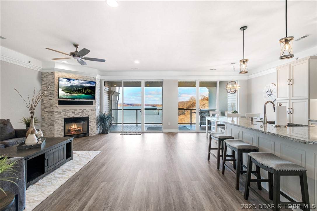 100 Trinity Pointe Drive - Photo 1