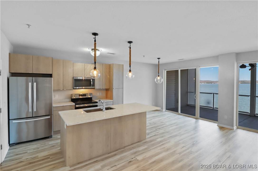 100 Trinity Pointe Drive - Photo 1
