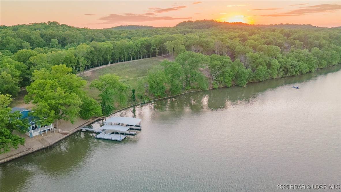 439 Beacon Point - Photo 1