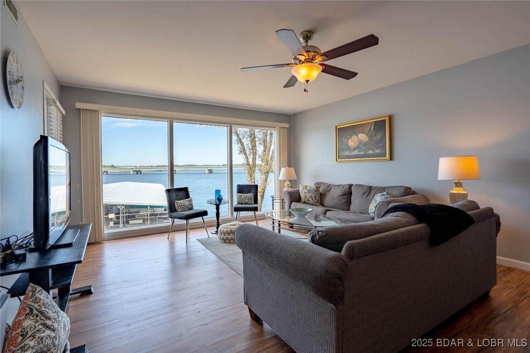 875 Parkside Place - Photo 1