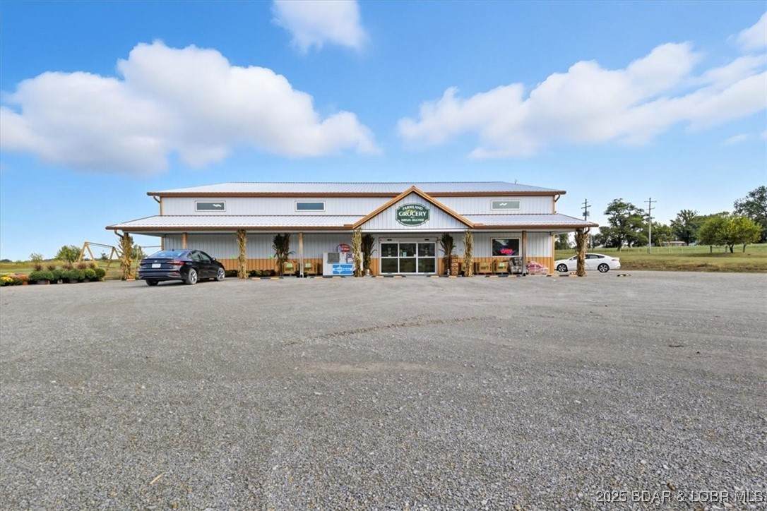 105 N Broadway Street - Photo 1