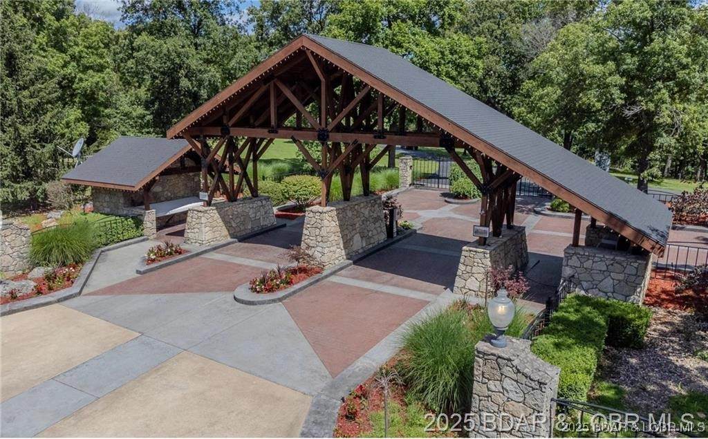 5 Kingsman Drive - Photo 1