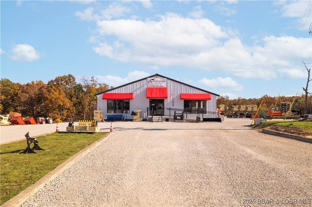 706 N. Main Street - Photo 1