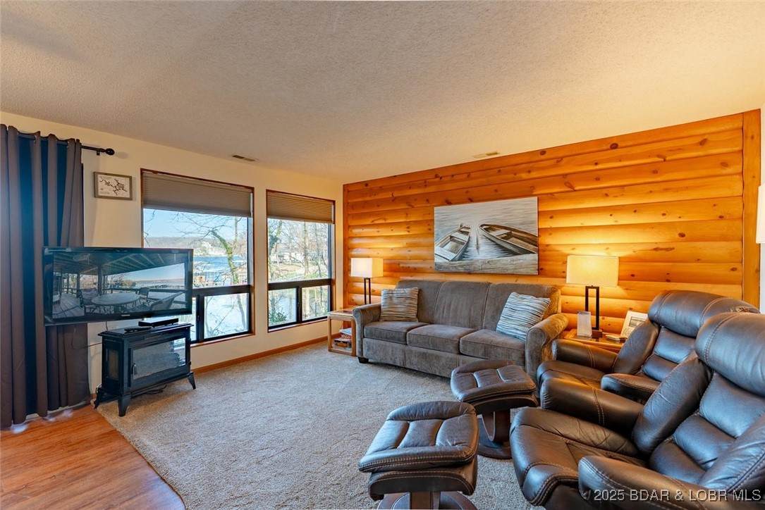 178 Lone Oak Point - Photo 1