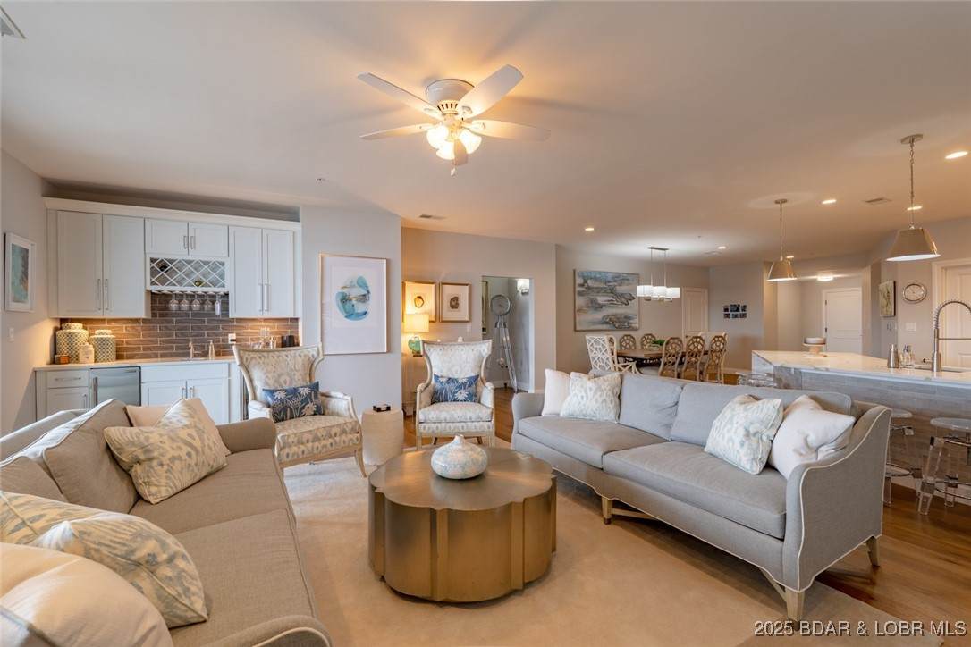 166 Captiva Drive - Photo 1