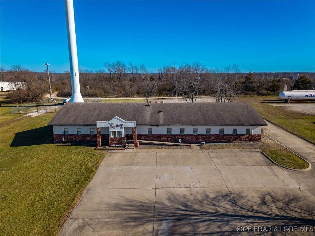 604 Industrial Park Drive - Photo 1