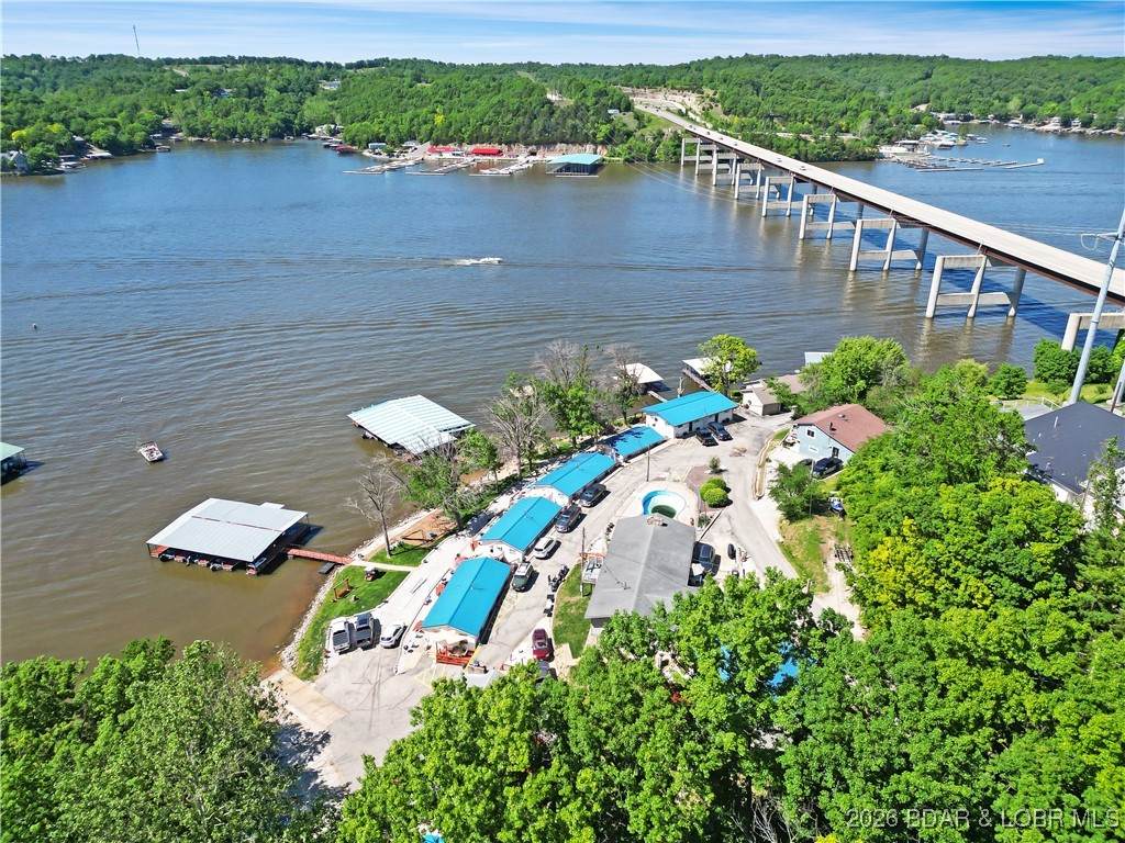 https://bt-photos.global.ssl.fastly.net/ozarks/orig_boomver_1_3583311-2.jpg
