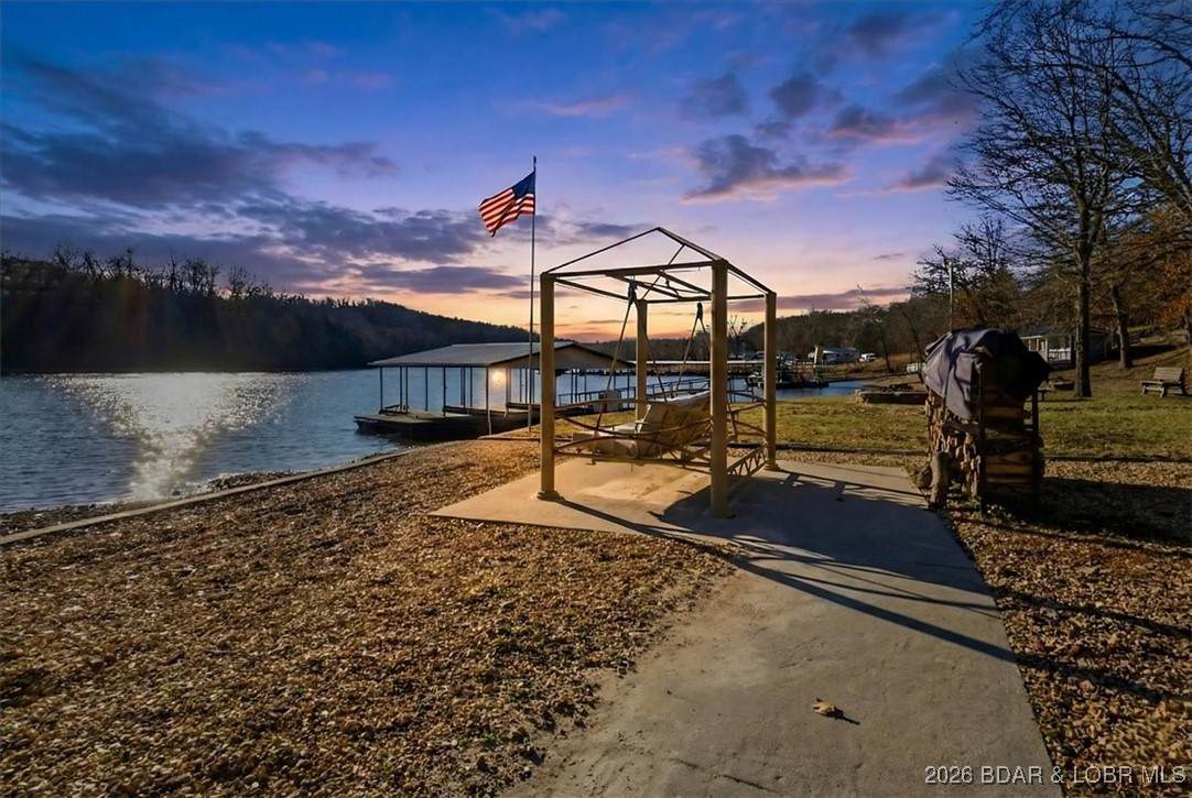 https://bt-photos.global.ssl.fastly.net/ozarks/orig_boomver_1_3583454-2.jpg